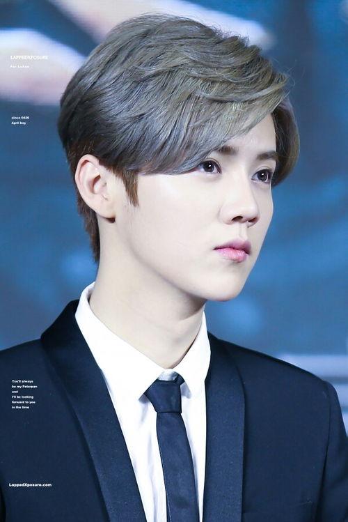 美男子明星,揭秘美男子明星的魅力传奇